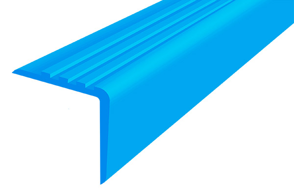 Противоскользящий угол-бортик для ступеней и бассейнов из термоэластопласта голубой
